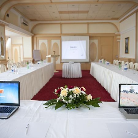 Hotel Victory Пристина Екстериор снимка