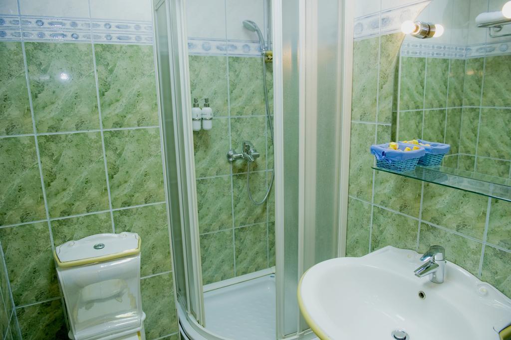 Hotel Victory Пристина Стая снимка