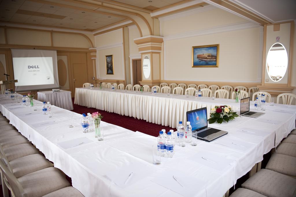 Hotel Victory Пристина Екстериор снимка